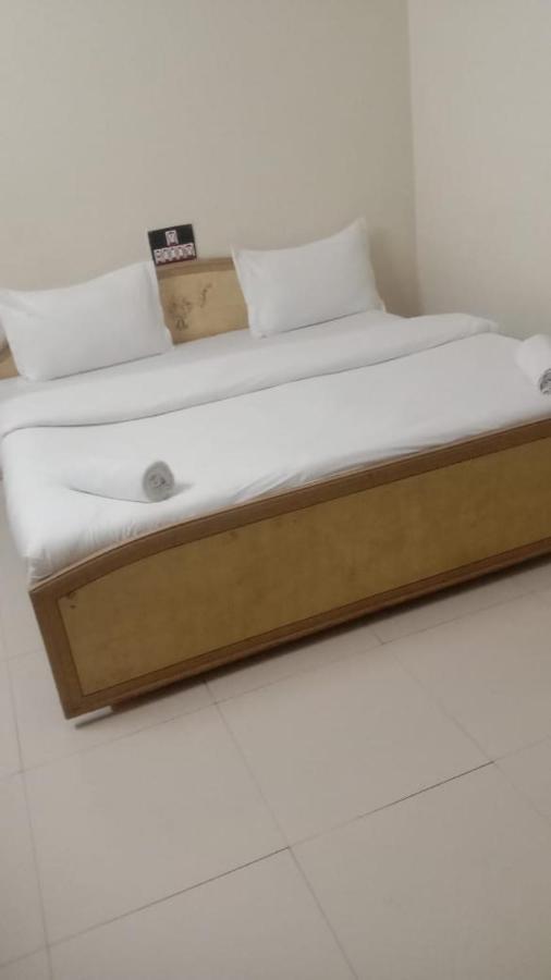 Hotel Rajdhani Hālol 외부 사진